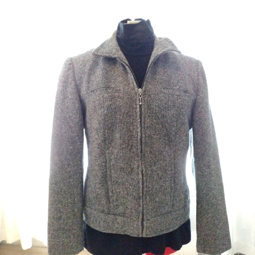 Larry Levine Women's jacket size 8 black and white